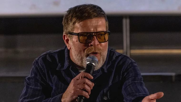 Szabó Győző fakírágyon, indiai zenével vezeti le a feszültséget: „Azért, hogy túléljem ezt a pörgést”