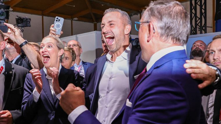 Modern története legnagyobb sikerét ünnepli a német széljobb, de egy bökkenő azért akad