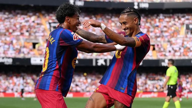 Lamine Yamal duplázott, az FC Barcelona öt gólig jutott Valenciában Fermín López, Raphinha és Pedri is eredményes volt, továbbá bemutatkozott Gabriel Jesus.