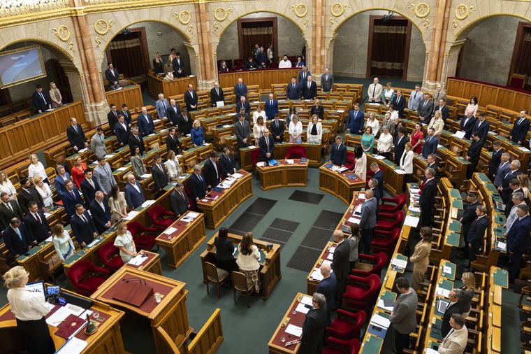 Magyar Péter a mohácsi csata emlékével húzta ki a Rongyos Gárda méregfogát