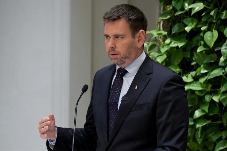 Vitézy szerint 41 milliárd forinttal sikerült olcsóbban beszerezni a MÁV és a Magyar Közút új járműveit