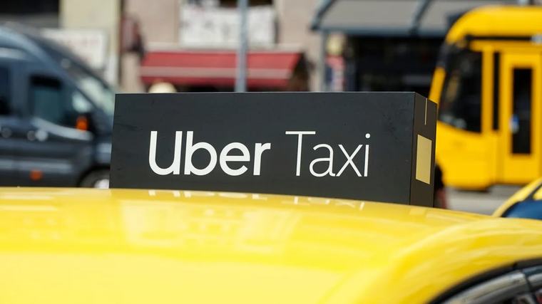 Az Uber útnak indította az első önvezető taxikat