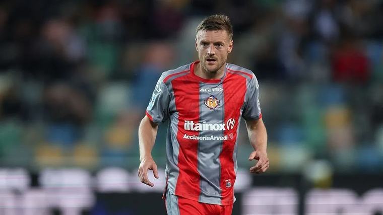 Jamie Vardy a Burnley-hez igazolt A veterán angol csatár legutóbb az olasz Cremonesét erősítette.
