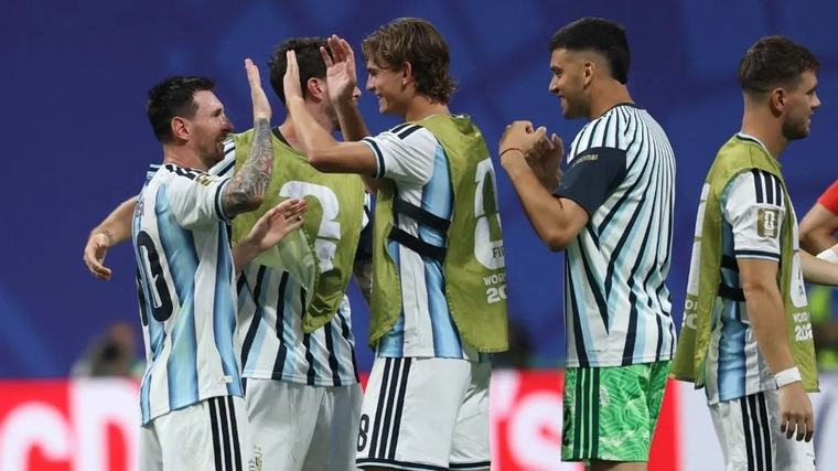 Argentína lázban ég: megvan Lionel Messi utódja