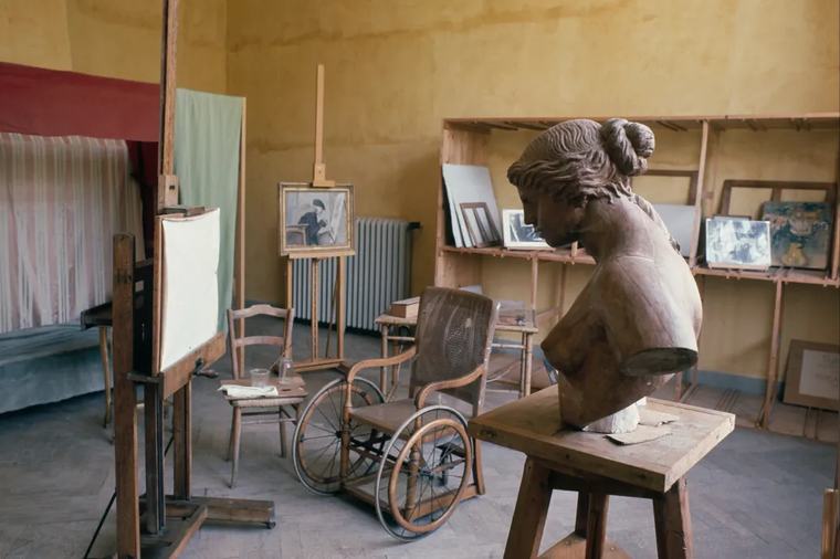 Elloptak négy Renoir-festményt egy francia múzeumból, de egyet menekülés közben elejtettek a tolvajok
