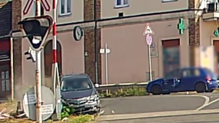 Óriási káosz Budapesten, tört-zúzott egy begőzölt autós!