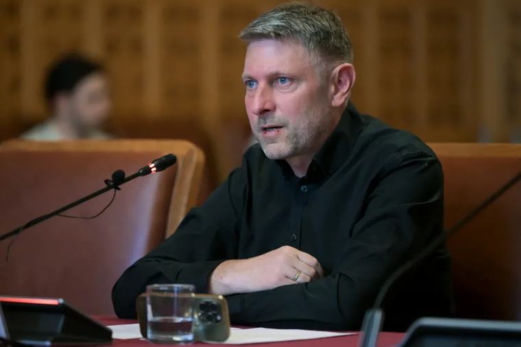Moys Zoltán állítja, nem náci karlendítést mutatott be 2021-ben, ez csak egy Magyarországon megszokott szurkolási forma