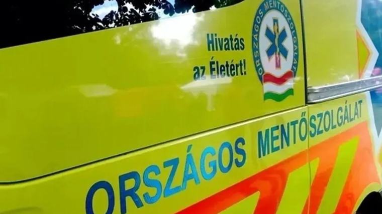 Most kaptuk: mentők és tűzoltók lepték el az Etele utat, megbénult a forgalom