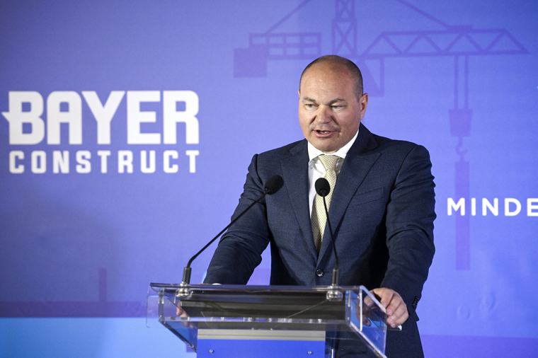 Bajban a NER-es óriáscég, csődeljárást kezdeményezett maga ellen a Bayer Construct