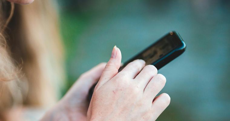 700 százalékkal is magasabb lehet a telefon miatti balesetek száma a hivatalosnál