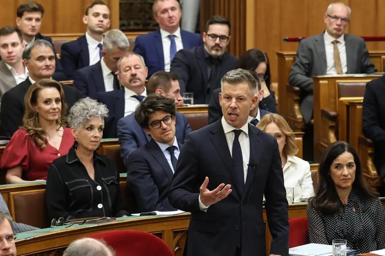 Toroczkai Magyarnak: Kérjél bocsánatot azonnal, és ne meneküljél gyáva, undorító féregként!