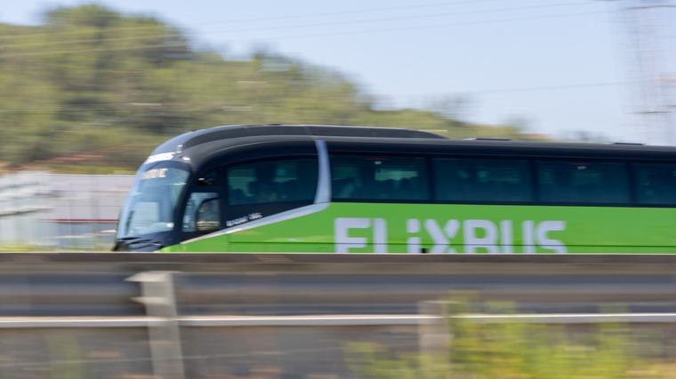 Nagy bejelentést tett a FlixBus: indulnak a belföldi járatok