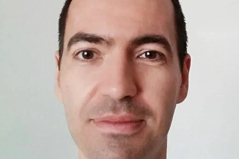 Nyáron elhunyt kollégánk, Bak Róbert verseskötete Merítés-díjat nyert