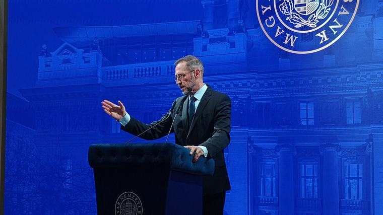 Varga Mihály: Nincs titkolnivalónk, összegyűjtjük és kiadjuk a Transparency által kért adatokat