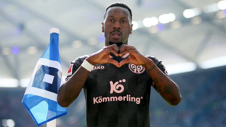 A Hamburg ötgólos pofonba szaladt bele hazai pályán a Mainz ellen Katasztrofálisan kezdte az Augsburg elleni második félidőt a Frankfurt.
