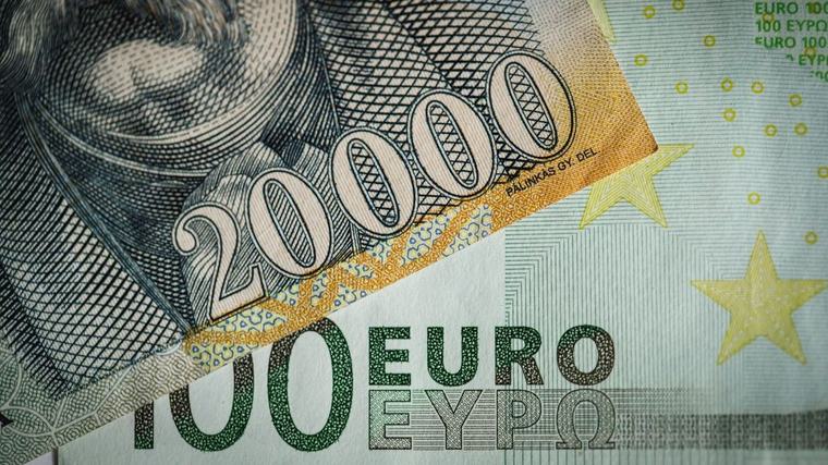 Karnyújtásnyira a 100 dolláros olajár, a friss inflációs számokat is emészti a forint