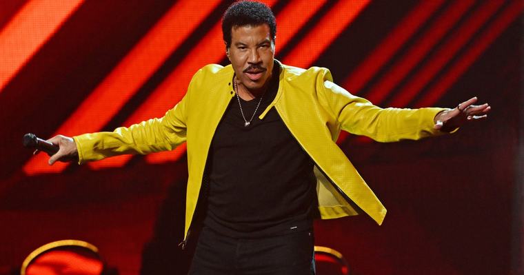 A krízisnek vége, három nap után hazaengedték a kórházból Lionel Richie-t: így van most